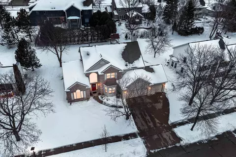 Exterior - 400 E Wayfarer Ln, Appleton, WI 54913 photo 15 of 27