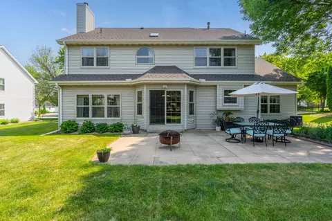 Exterior - 400 E Wayfarer Ln, Appleton, WI 54913 photo 5 of 27