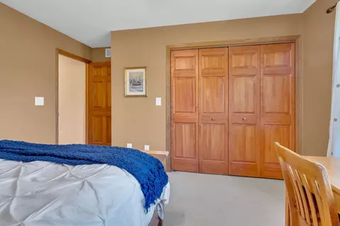 Bedroom - 400 E Wayfarer Ln, Appleton, WI 54913 photo 9 of 10