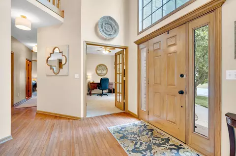 Entry Way - 400 E Wayfarer Ln, Appleton, WI 54913 photo 2 of 6