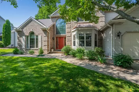 Exterior - 400 E Wayfarer Ln, Appleton, WI 54913 photo 2 of 27