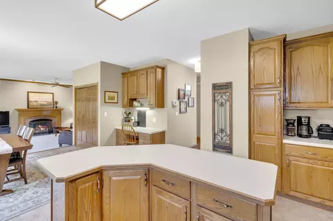 Kitchen - 400 E Wayfarer Ln, Appleton, WI 54913 photo 3 of 8