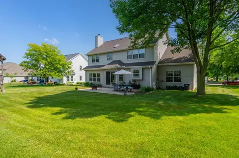 Exterior - 400 E Wayfarer Ln, Appleton, WI 54913 photo 16 of 27