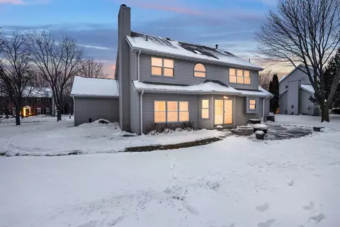Exterior - 400 E Wayfarer Ln, Appleton, WI 54913 photo 9 of 27