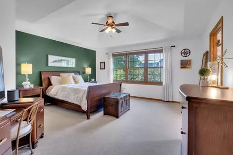Bedroom - 400 E Wayfarer Ln, Appleton, WI 54913 photo 1 of 10