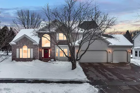 Exterior - 400 E Wayfarer Ln, Appleton, WI 54913 photo 17 of 27