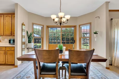 Dining - 400 E Wayfarer Ln, Appleton, WI 54913 photo 3 of 5