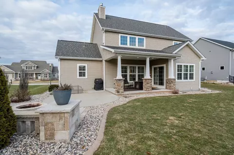 Exterior - 219 E Bluewater Way, Appleton, WI 54913 photo 11 of 12
