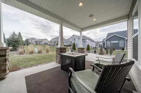 Exterior - 219 E Bluewater Way, Appleton, WI 54913 photo 10 of 12