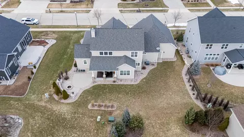 Exterior - 219 E Bluewater Way, Appleton, WI 54913 photo 2 of 12