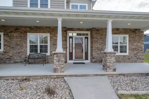 Exterior - 219 E Bluewater Way, Appleton, WI 54913 photo 5 of 12