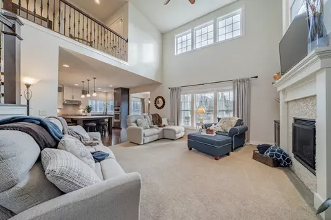 Living - 219 E Bluewater Way, Appleton, WI 54913 photo 2 of 7