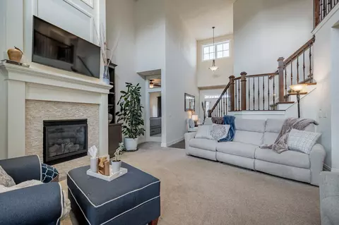 Living - 219 E Bluewater Way, Appleton, WI 54913 photo 4 of 7