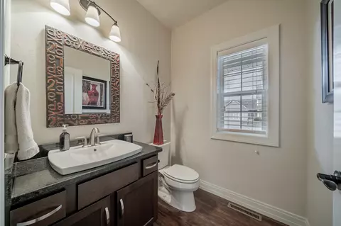 Bath - 219 E Bluewater Way, Appleton, WI 54913 photo 4 of 5