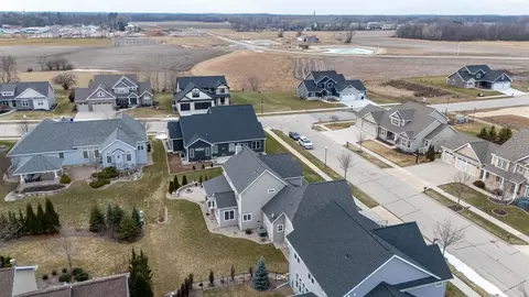 View/Area - 219 E Bluewater Way, Appleton, WI 54913 photo 2 of 4