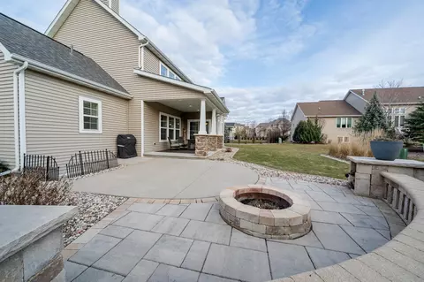 Exterior - 219 E Bluewater Way, Appleton, WI 54913 photo 7 of 12