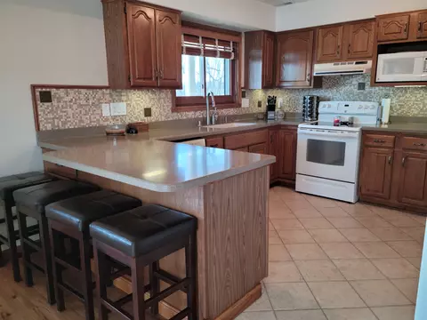 Kitchen - 2486 Stroebe Island Dr, Appleton, WI 54914 photo 2 of 3