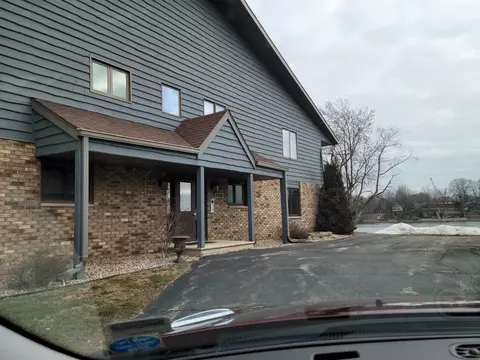 Exterior - 2486 Stroebe Island Dr, Appleton, WI 54914 photo 5 of 6