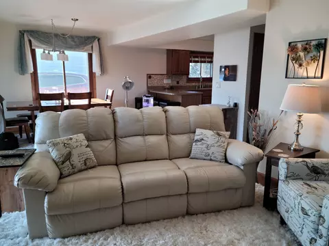 Living - 2486 Stroebe Island Dr, Appleton, WI 54914 photo 3 of 3