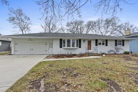 1281 April Ln, Green Bay, WI 54304