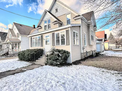 420 E Forest Ave, Neenah, WI 54956