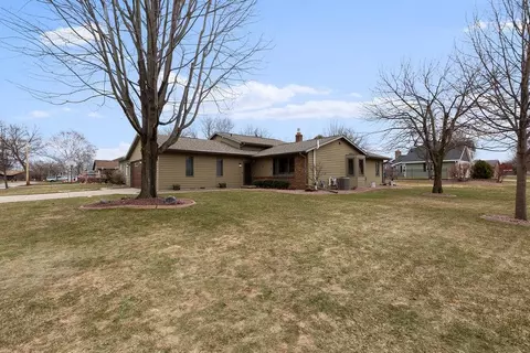 21 Sunray Ct, Appleton, WI 54915