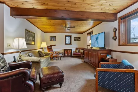 Living - 21 Sunray Ct, Appleton, WI 54915 photo 6 of 6