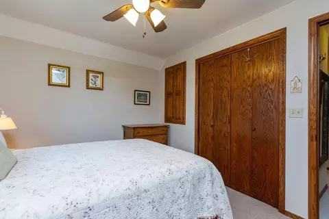Bedroom - 21 Sunray Ct, Appleton, WI 54915 photo 6 of 7