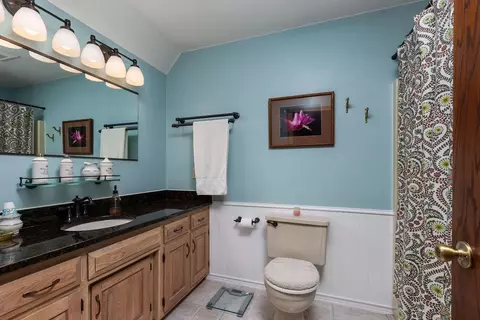 Bath - 21 Sunray Ct, Appleton, WI 54915 photo 1 of 3