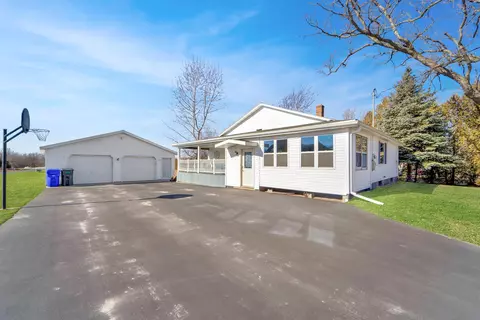 2005 Peters Rd, Kaukauna, WI 54130