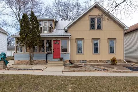108 W 6th St, Kaukauna, WI 54130