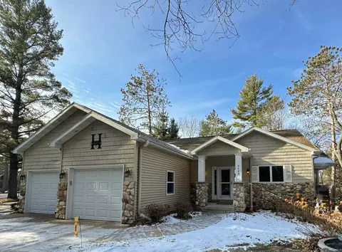 n3043 White Pine Lane, Waupaca, WI 54981