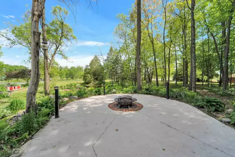 Exterior - 2831 Winnegamie Dr, Appleton, WI 54914 photo 9 of 14