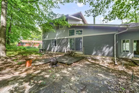 Exterior - 2831 Winnegamie Dr, Appleton, WI 54914 photo 7 of 14