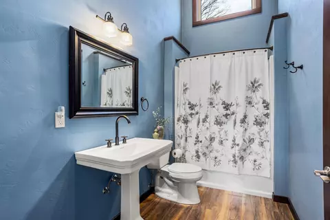 Bath - 2831 Winnegamie Dr, Appleton, WI 54914 photo 6 of 6