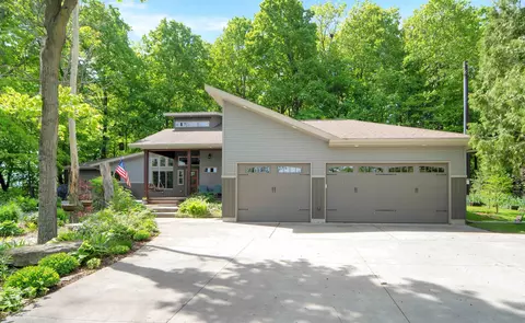 2831 Winnegamie Dr, Appleton, WI 54914