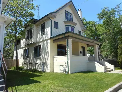 737 Wright St, Oshkosh, WI 54901