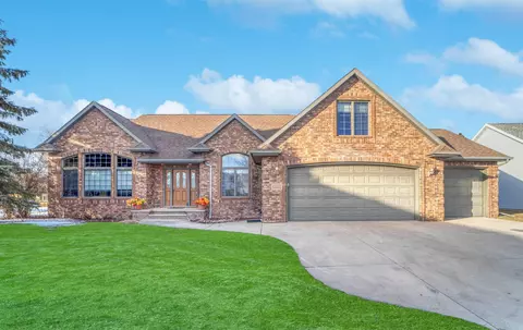 3701 S Hampton Ct, Appleton, WI 54915