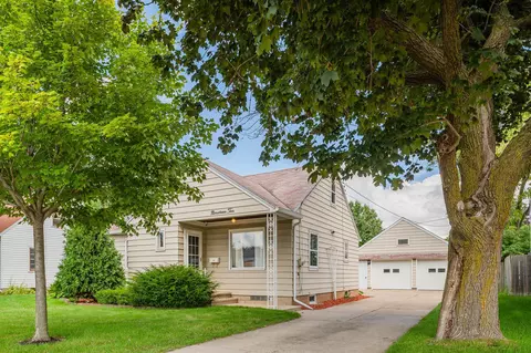 1910 N Richmond St, Appleton, WI 54911
