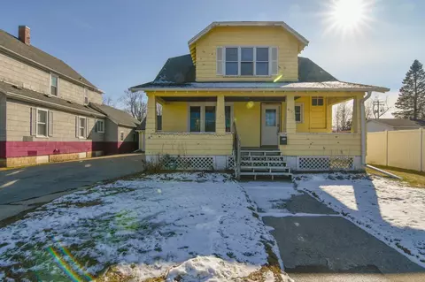 411 French St, Peshtigo, WI 54157