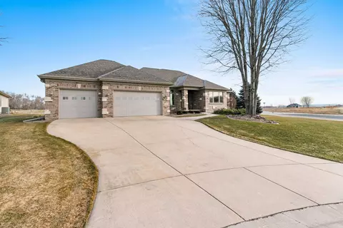 630 Linksview Ct, Wrightstown, WI 54180 photo 4