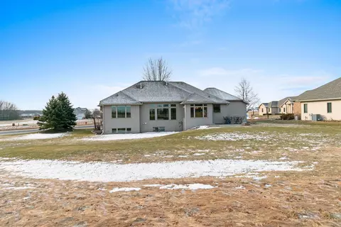 630 Linksview Ct, Wrightstown, WI 54180 photo 9
