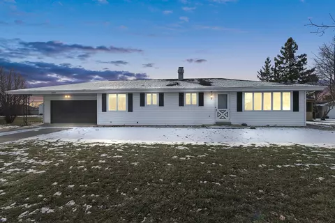 w6863 Saint Marys Drive, Greenville, WI 54942