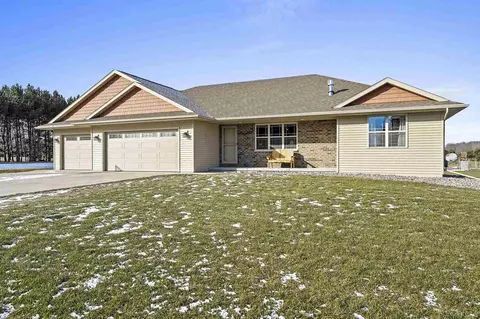Exterior - 813 Hilbert Rd, Sobieski, WI 54171 photo 4 of 24