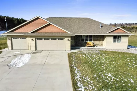 813 Hilbert Rd, Sobieski, WI 54171