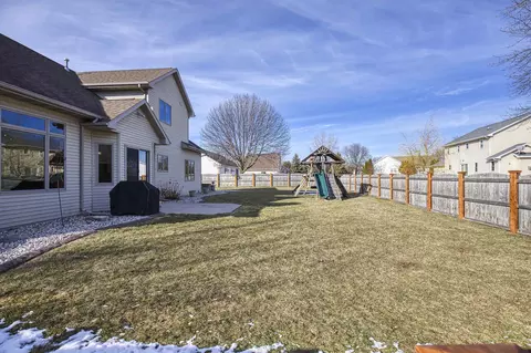 Exterior - 3724 S Hampton Ct, Appleton, WI 54915 photo 6 of 11