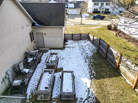 Exterior - 3724 S Hampton Ct, Appleton, WI 54915 photo 8 of 11