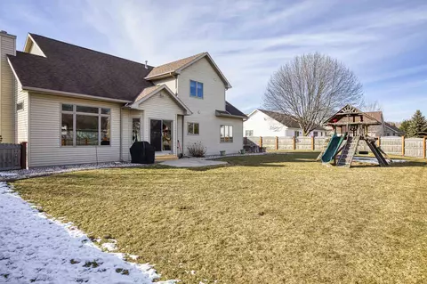 Exterior - 3724 S Hampton Ct, Appleton, WI 54915 photo 7 of 11