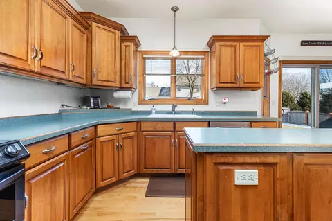 Kitchen - 3724 S Hampton Ct, Appleton, WI 54915 photo 2 of 3