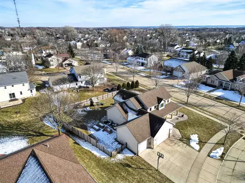 View/Area - 3724 S Hampton Ct, Appleton, WI 54915 photo 2 of 7